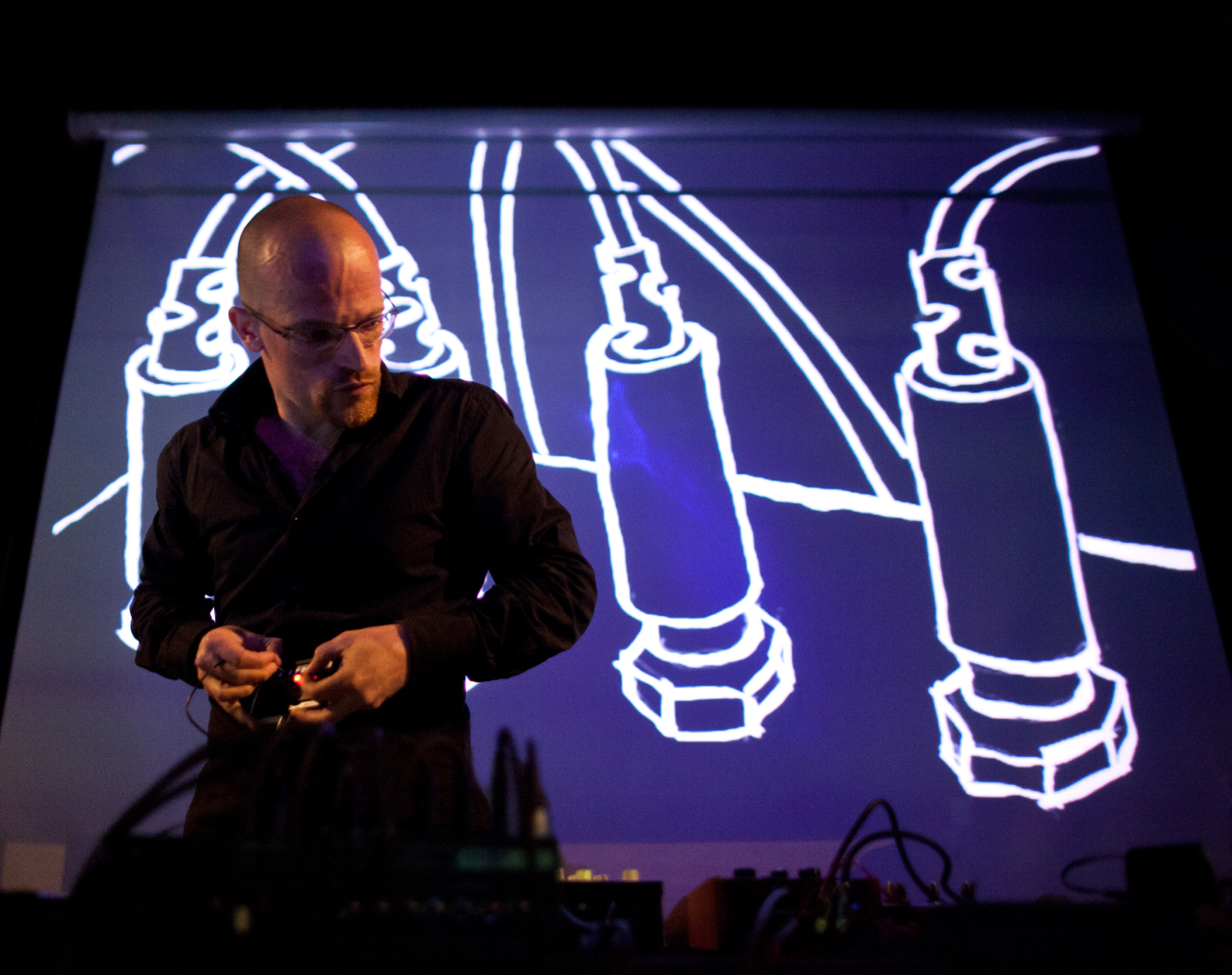 30_2_ulrichtroyer_live_a_photobyevakelety.jpg